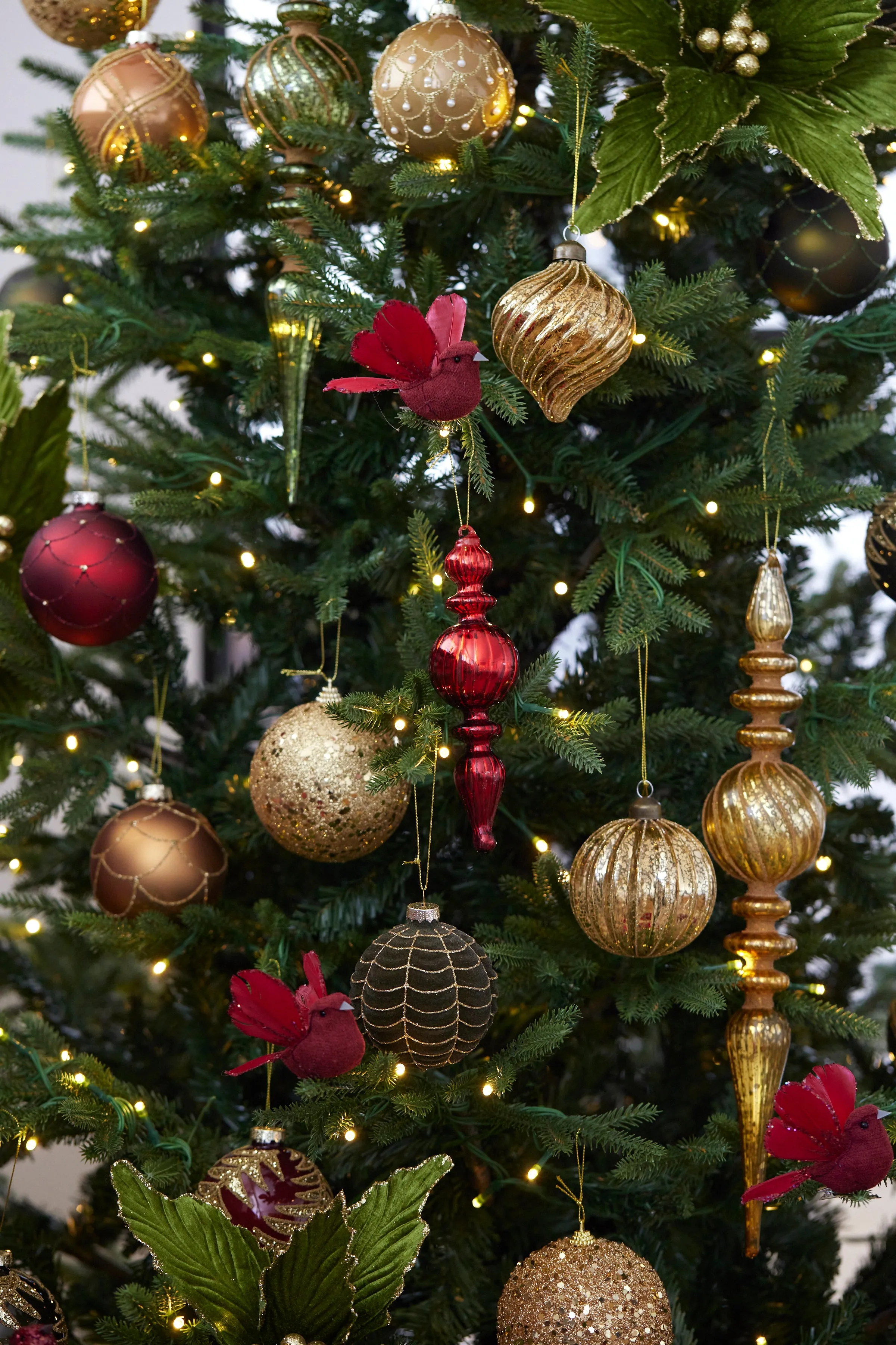 12Cm Ribbed Gold Mercury Bauble